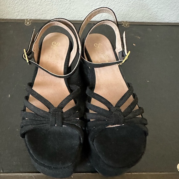 Seychelles Strappy Platform Sandal - Picture 2 of 5